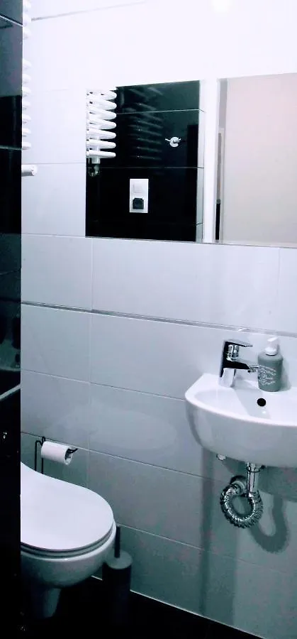 Komfort Willa+ Bis Blizne Laszczynskiego 아파트호텔